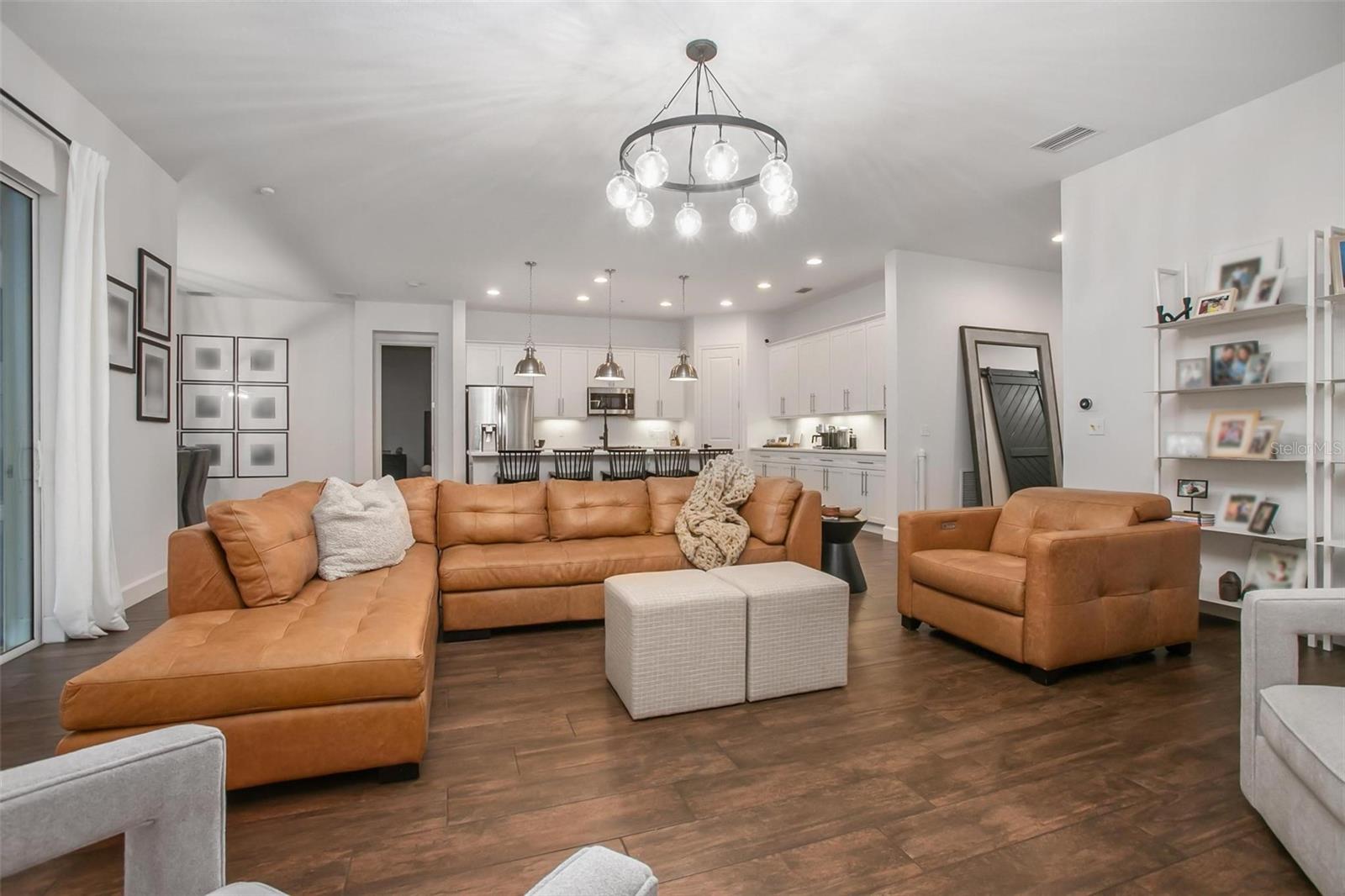 Image 8 of 48 For 208 Chelsea Place Avenue