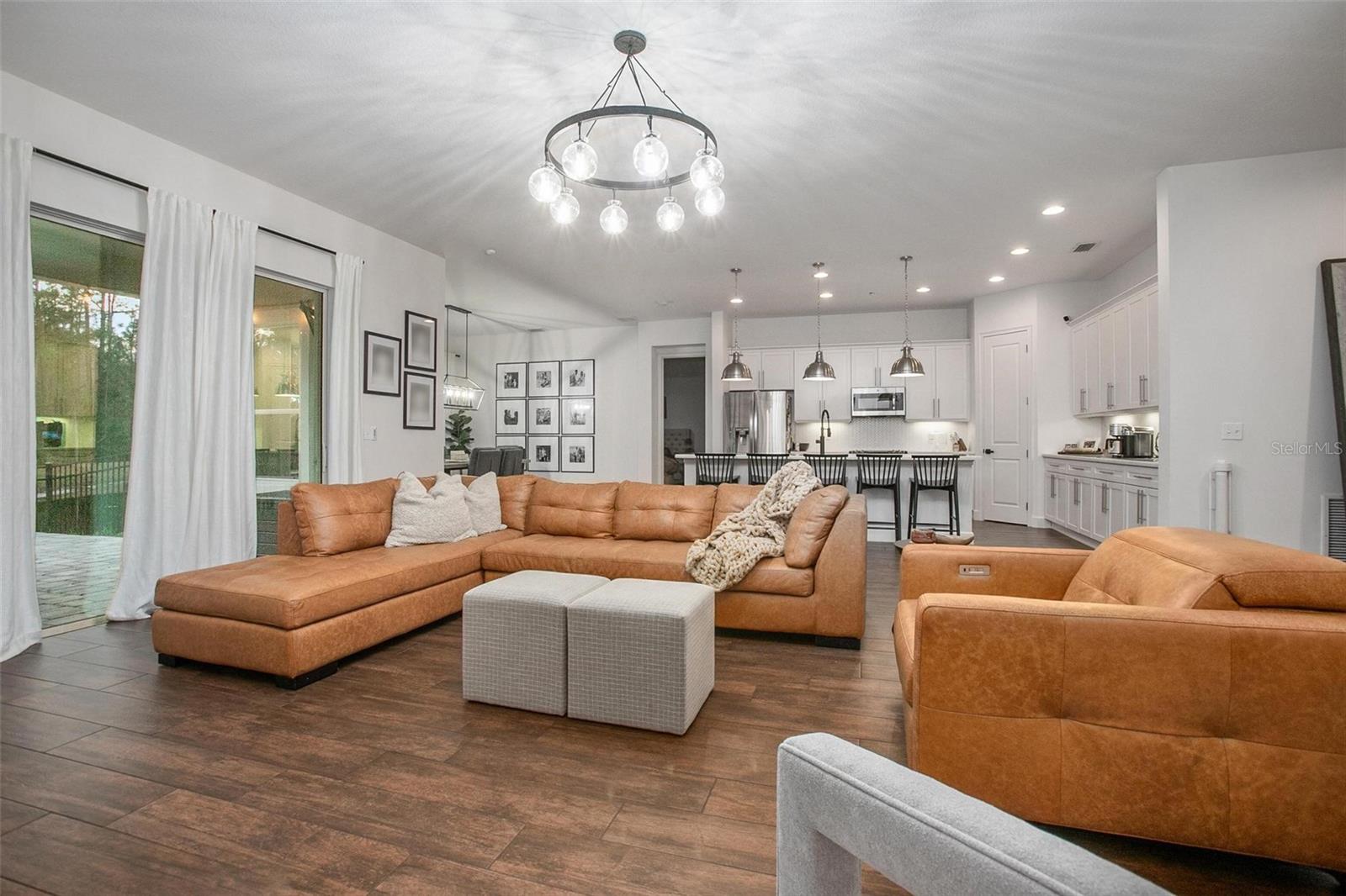 Image 9 of 48 For 208 Chelsea Place Avenue