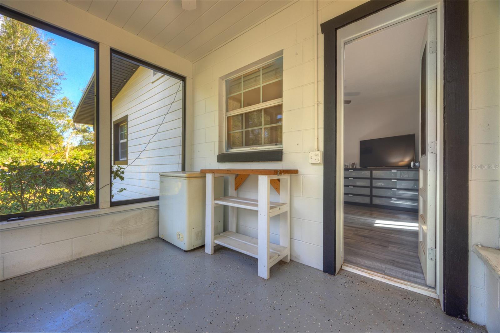 Image 15 of 36 For 1108 Winnemissett Avenue