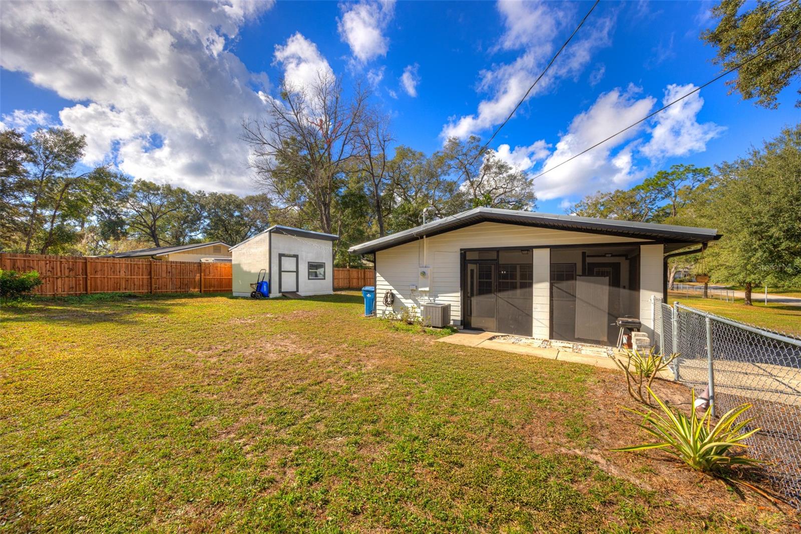 Image 28 of 36 For 1108 Winnemissett Avenue