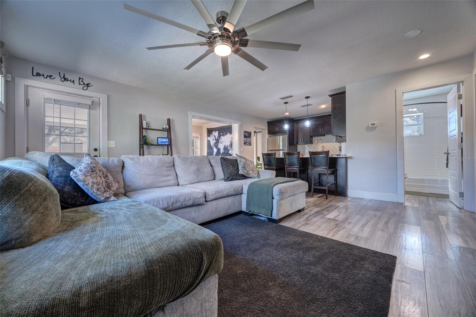 Image 4 of 36 For 1108 Winnemissett Avenue