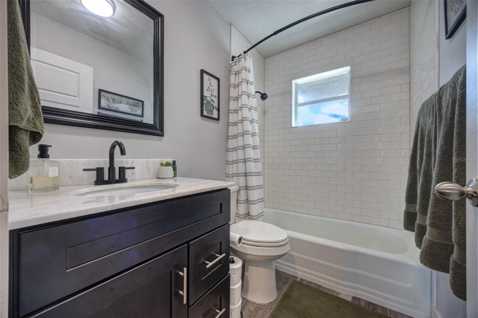 Image 5 of 36 For 1108 Winnemissett Avenue