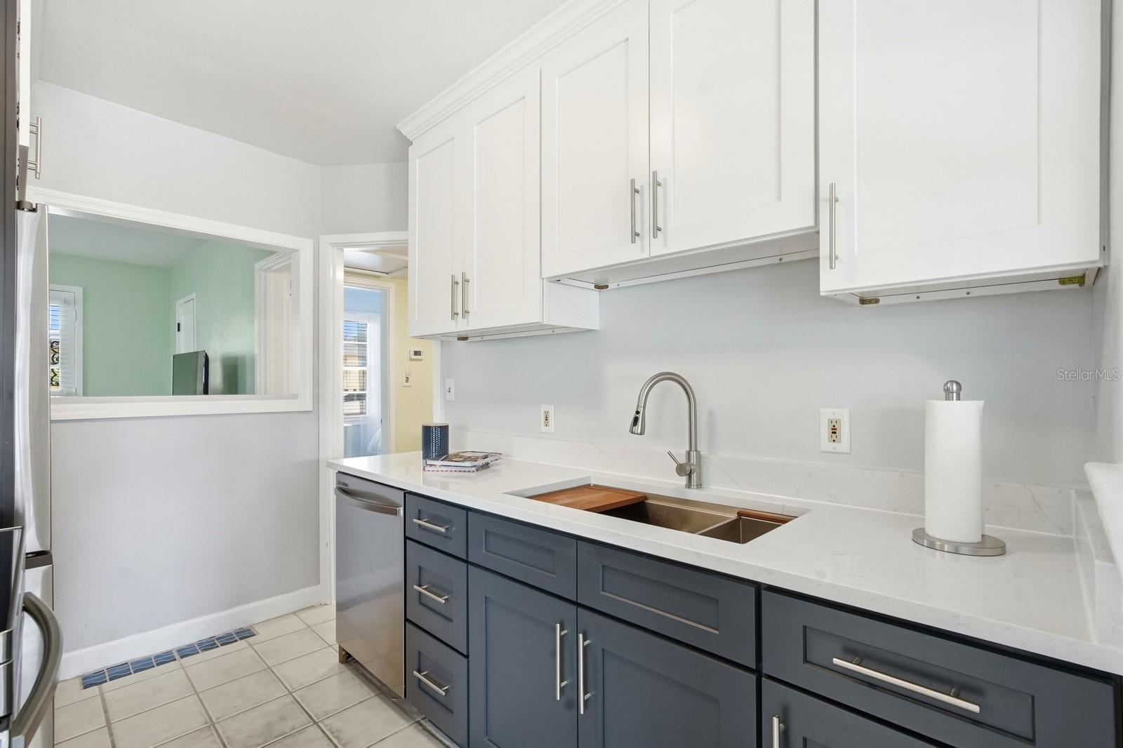 Image 8 of 44 For 322 Euclid Avenue