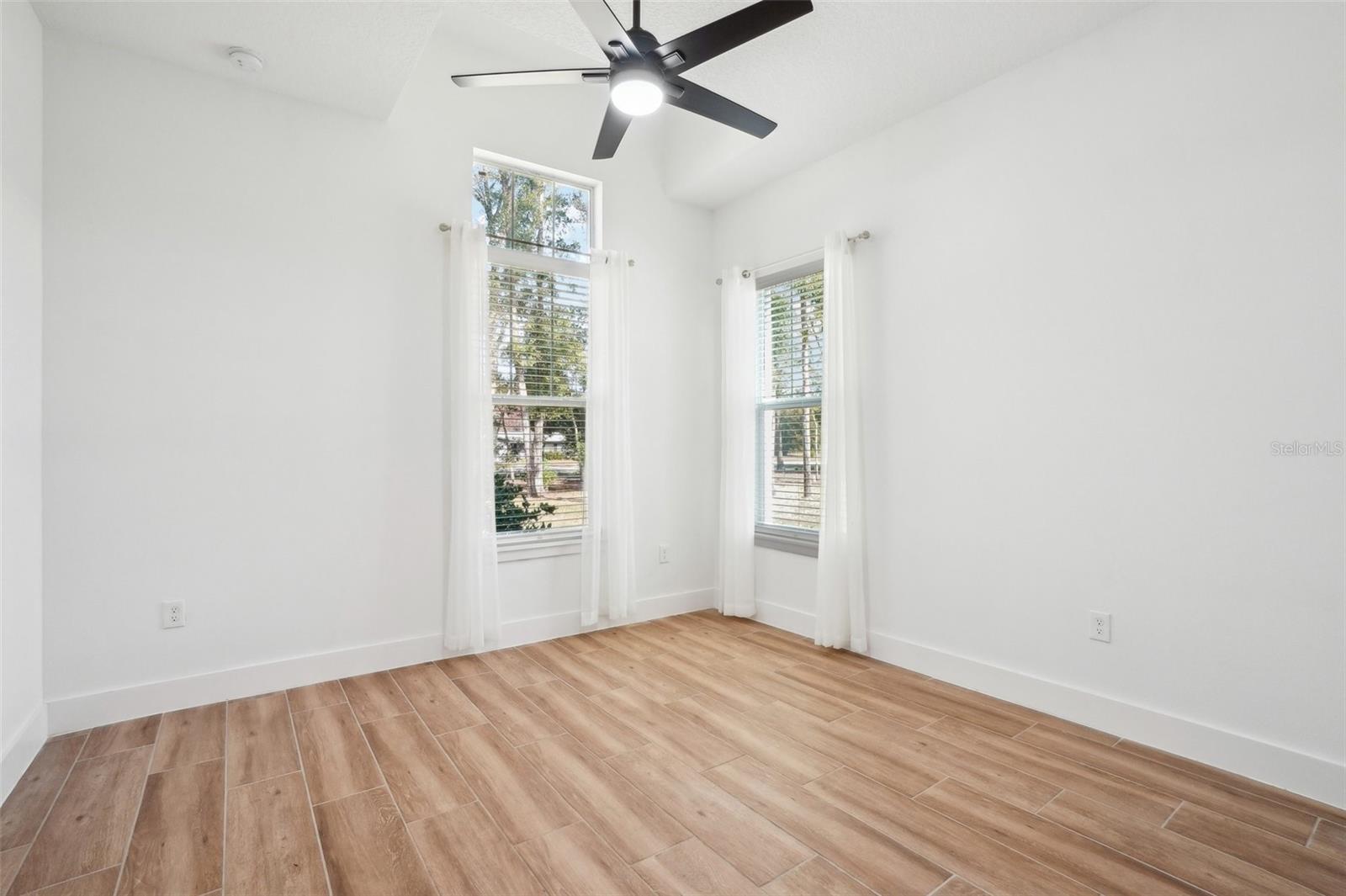 Image 13 of 30 For 475 Main Street