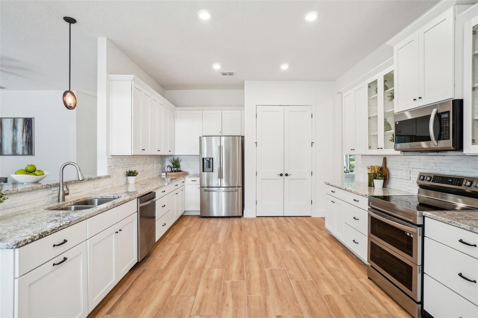 Image 9 of 30 For 475 Main Street