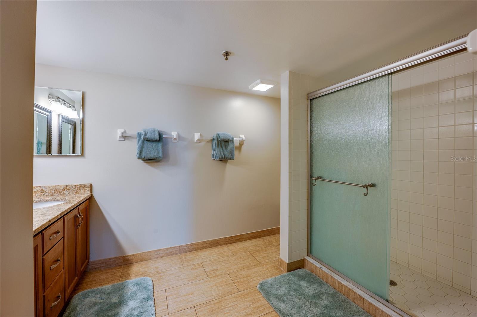 Image 23 of 43 For 6727 Turtlemound Road 315