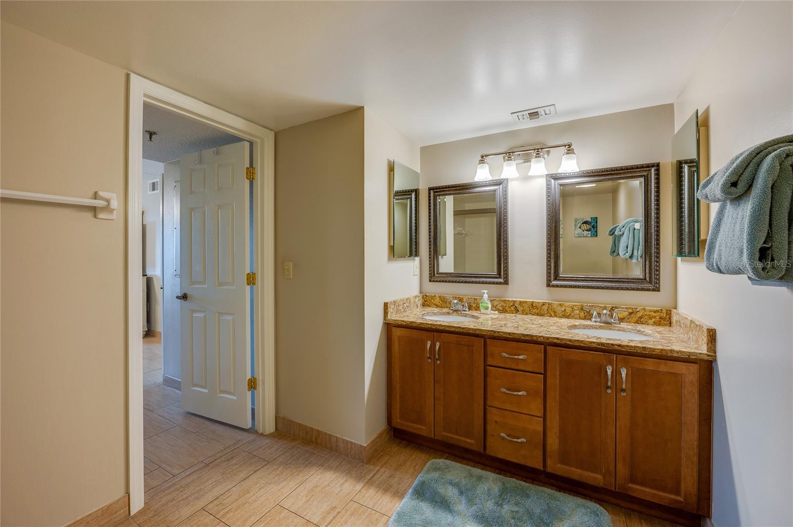 Image 24 of 43 For 6727 Turtlemound Road 315