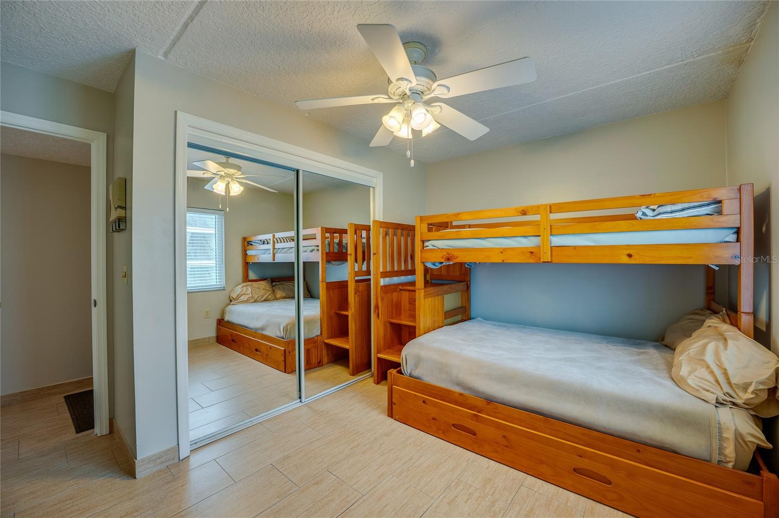 Image 27 of 43 For 6727 Turtlemound Road 315