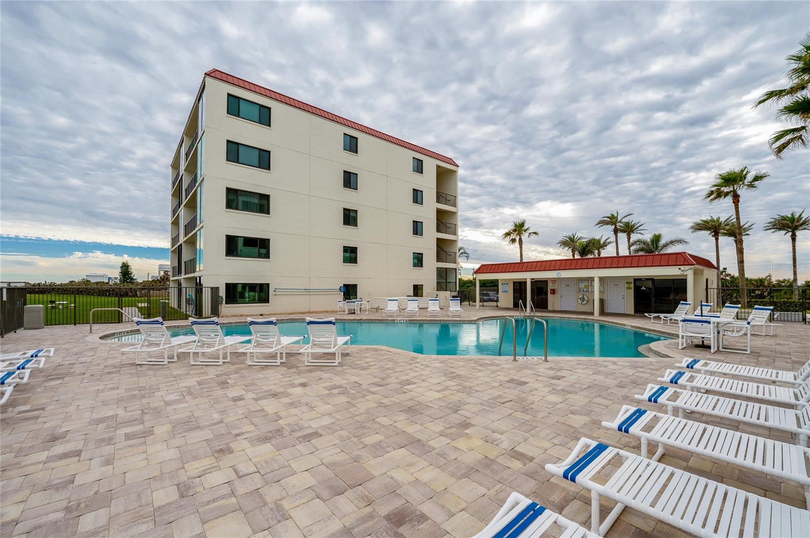 Image 32 of 43 For 6727 Turtlemound Road 315