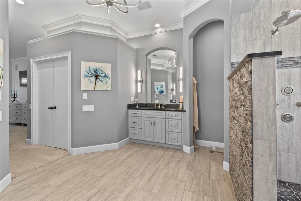 Image 18 of 83 For 37 Lionspaw Grand