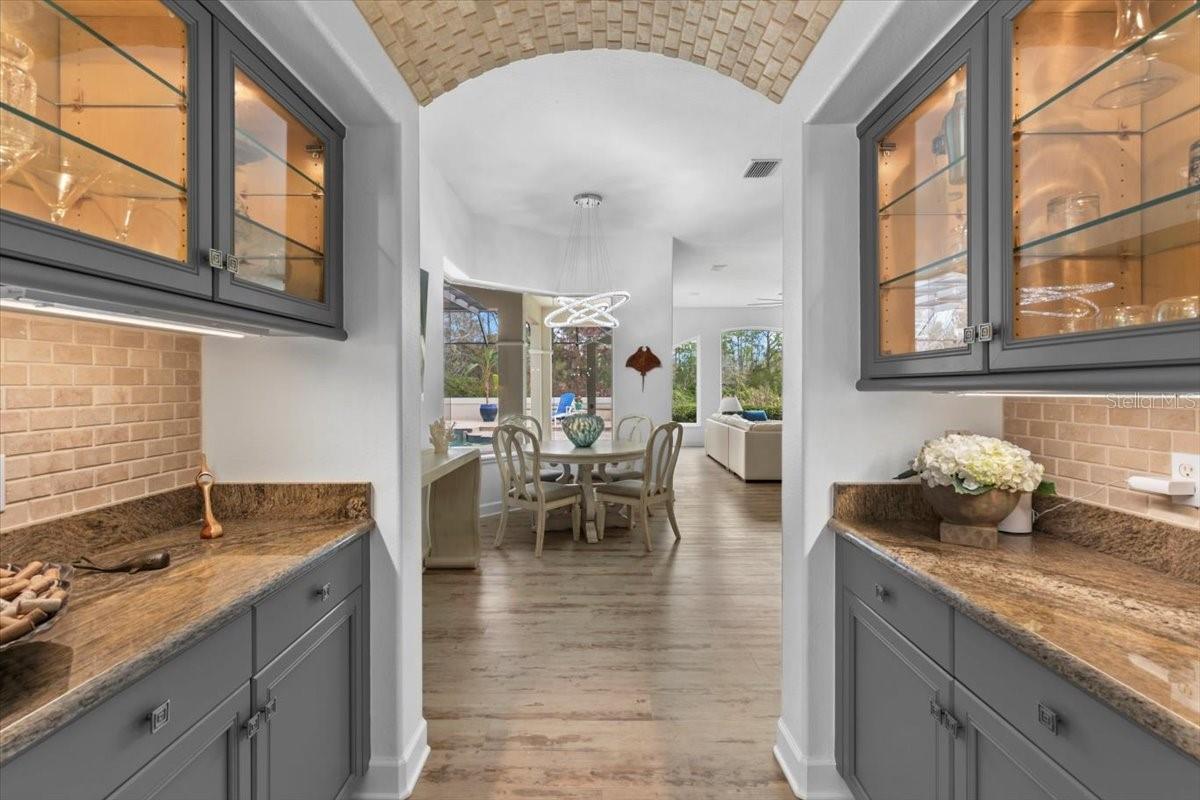 Image 23 of 83 For 37 Lionspaw Grand