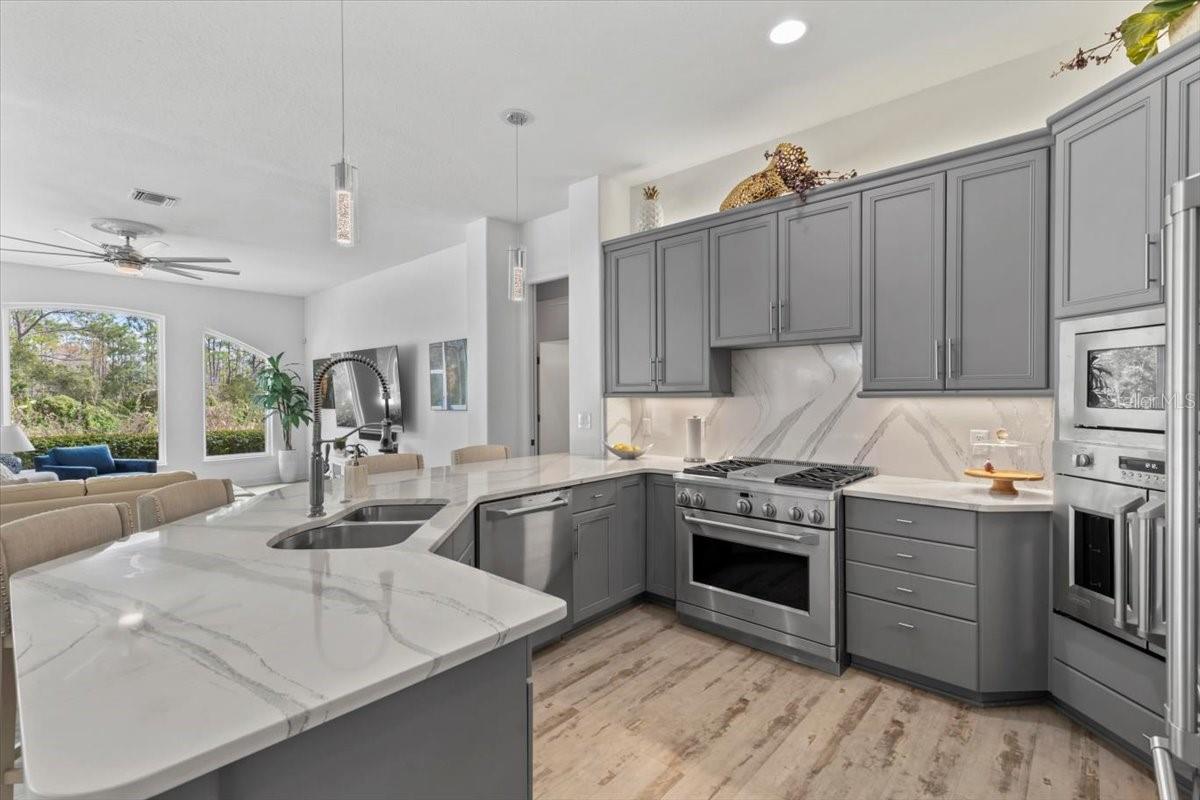 Image 28 of 83 For 37 Lionspaw Grand