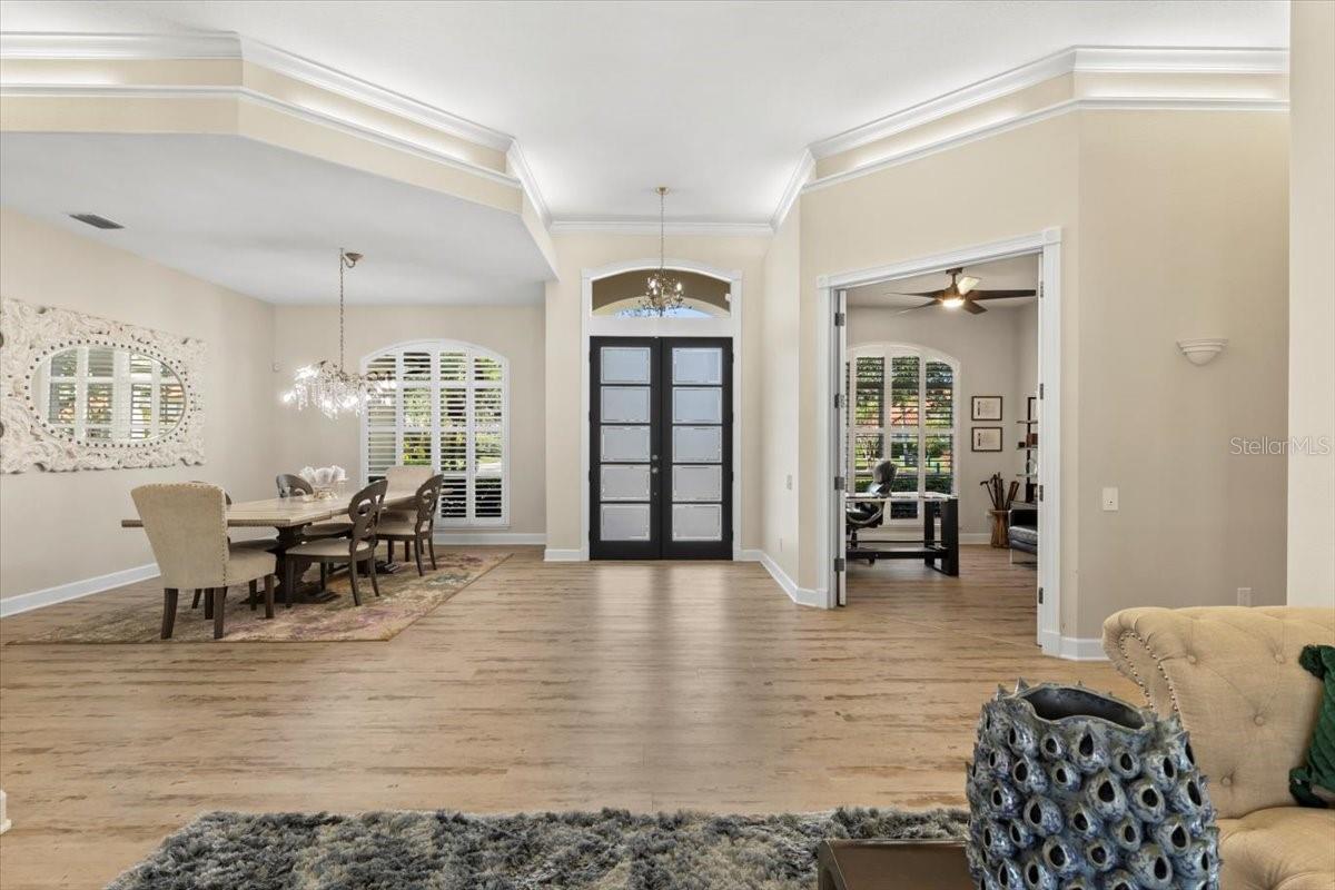 Image 3 of 83 For 37 Lionspaw Grand