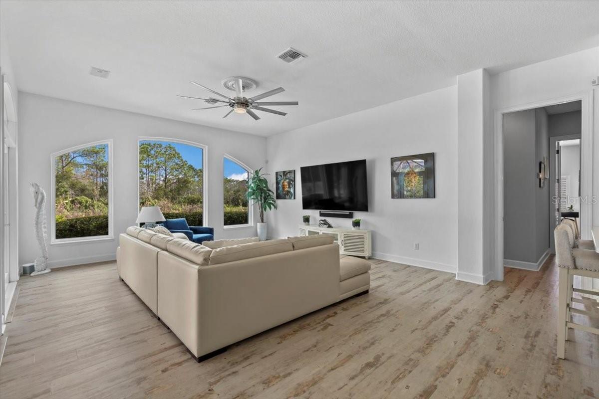 Image 30 of 83 For 37 Lionspaw Grand