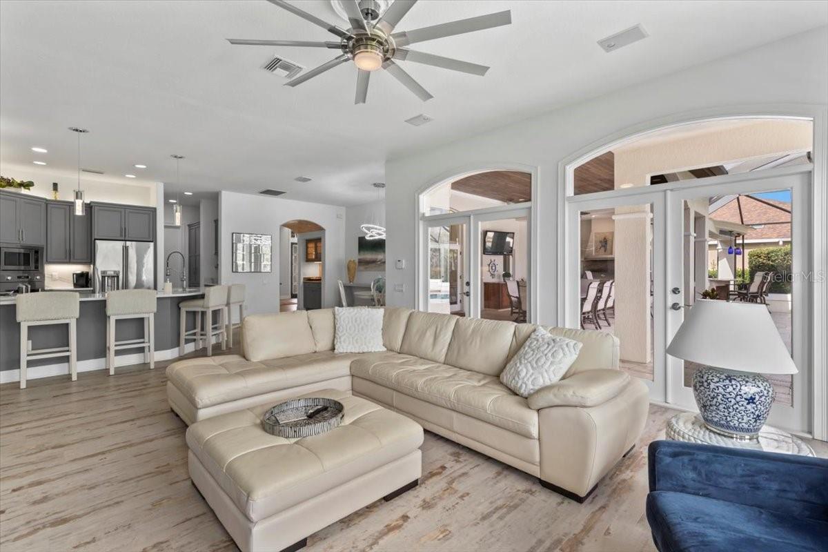 Image 31 of 83 For 37 Lionspaw Grand