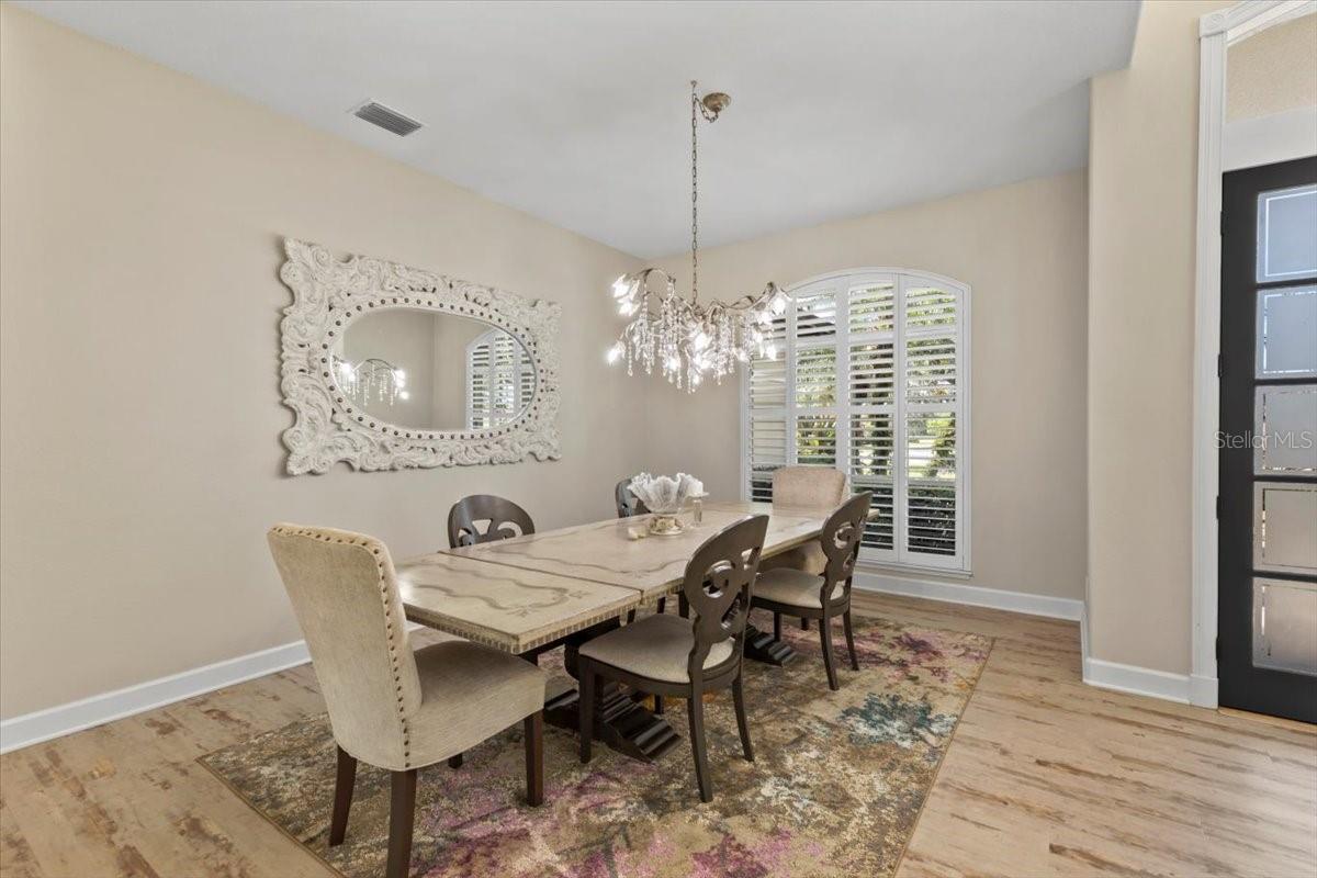 Image 4 of 83 For 37 Lionspaw Grand