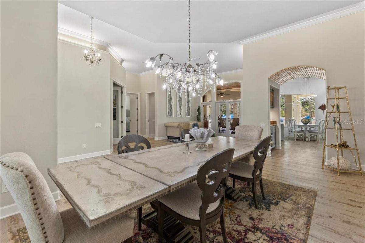 Image 5 of 83 For 37 Lionspaw Grand