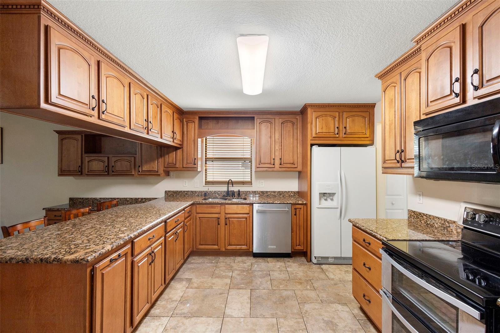 Image 11 of 39 For 317 Oak Fern Circle