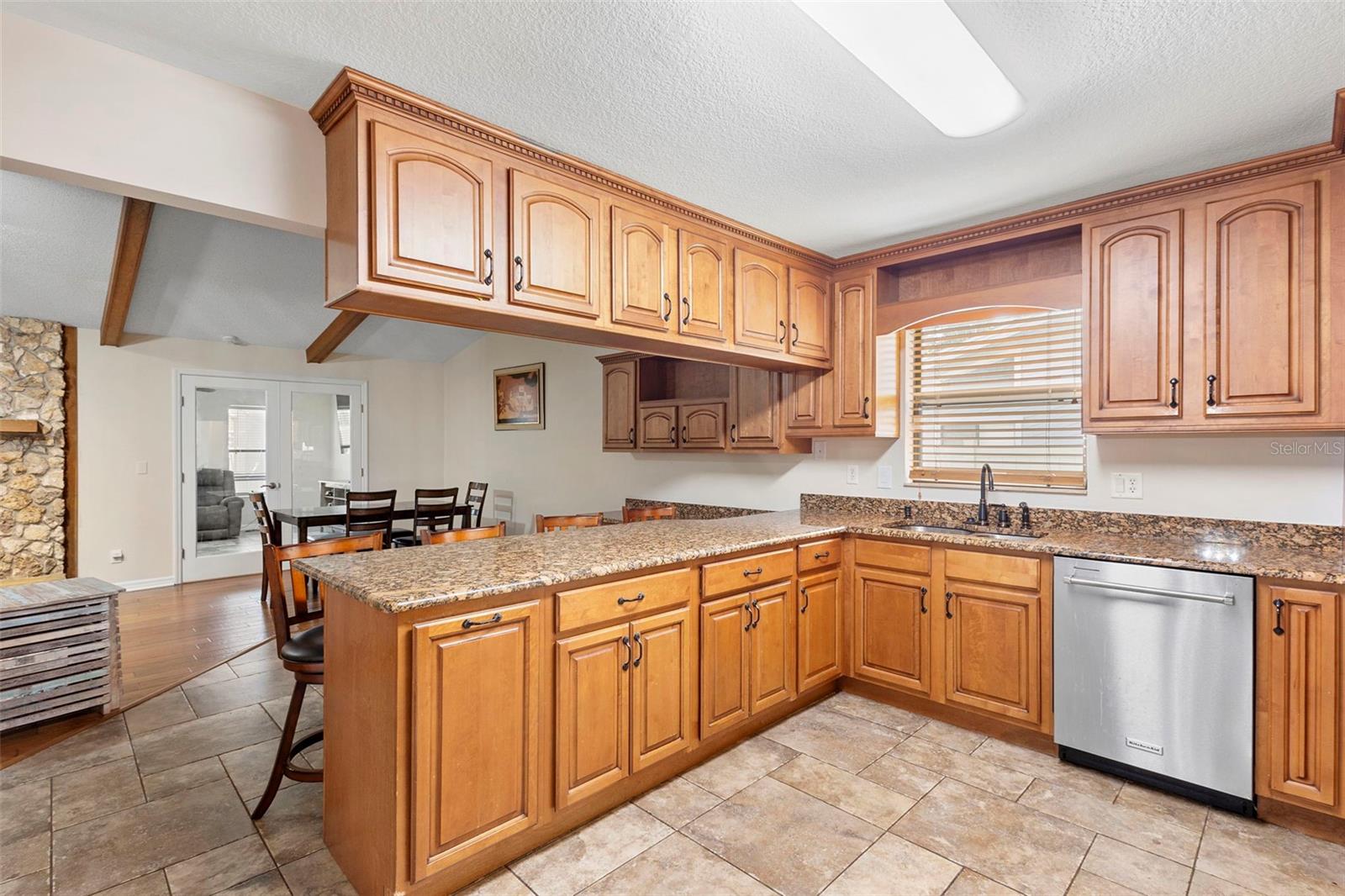 Image 13 of 39 For 317 Oak Fern Circle