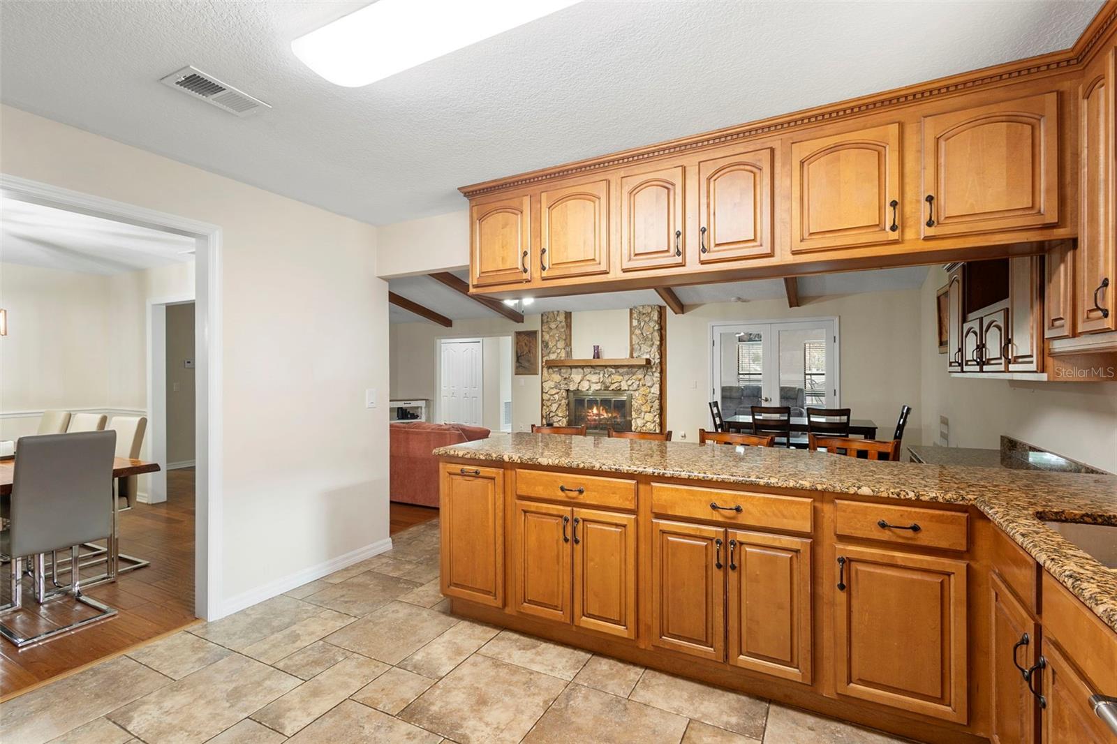 Image 14 of 39 For 317 Oak Fern Circle