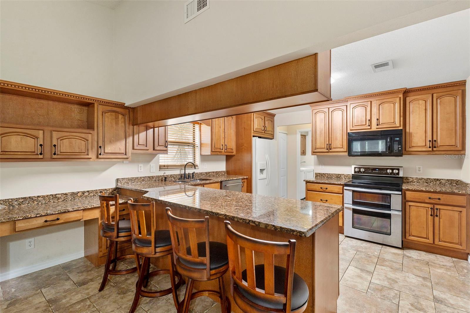 Image 15 of 39 For 317 Oak Fern Circle