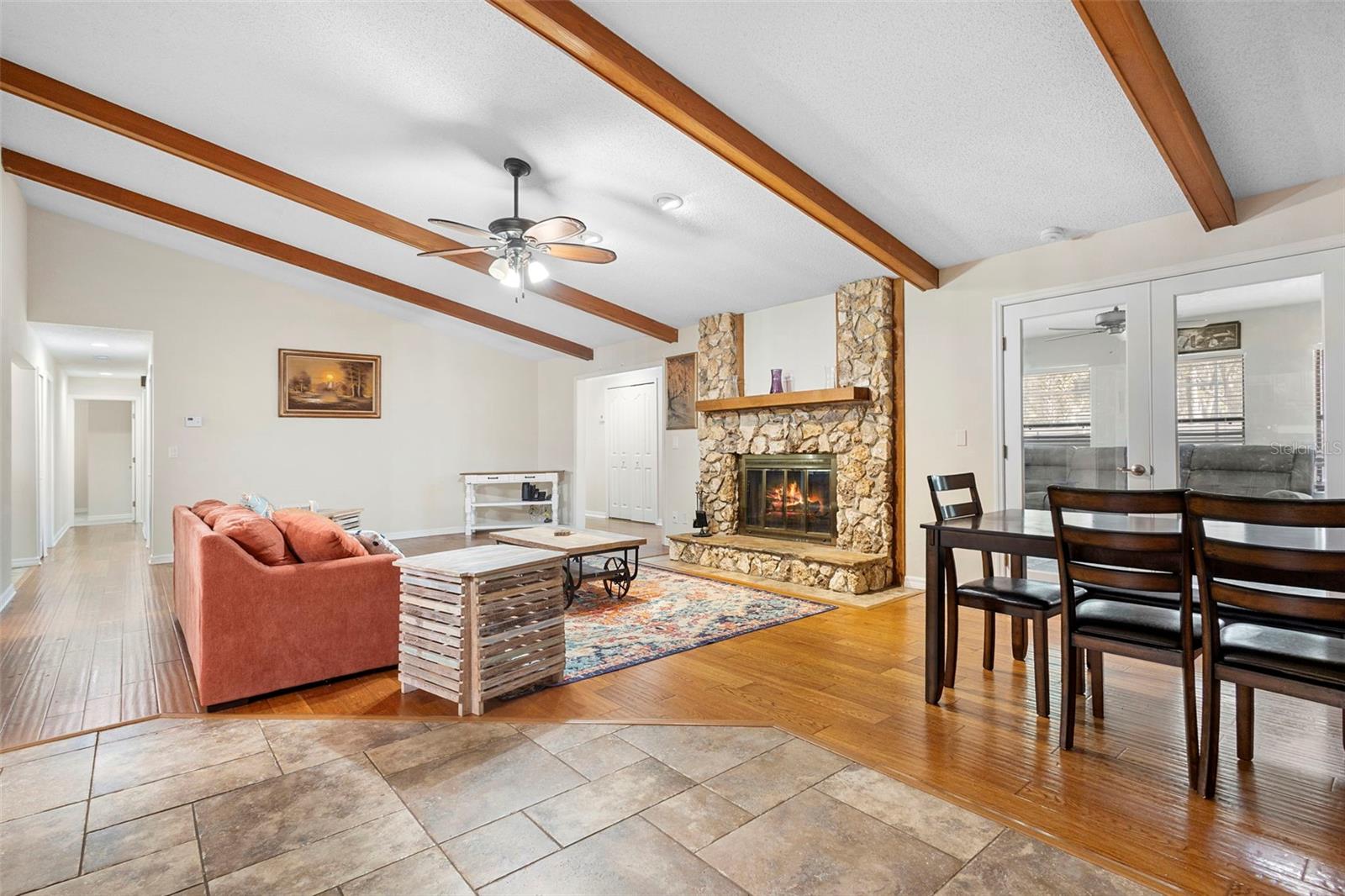 Image 19 of 39 For 317 Oak Fern Circle