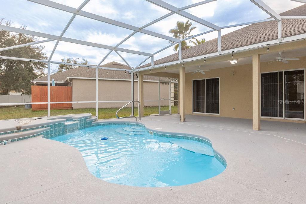 Image 17 of 19 For 174 Crystal Oak Drive