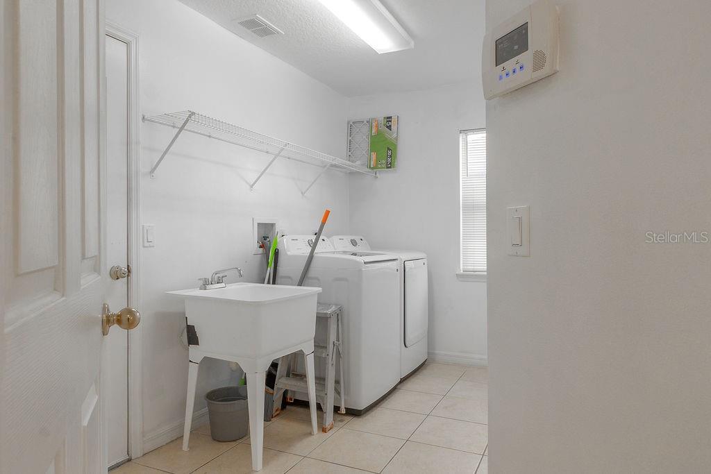 Image 7 of 19 For 174 Crystal Oak Drive