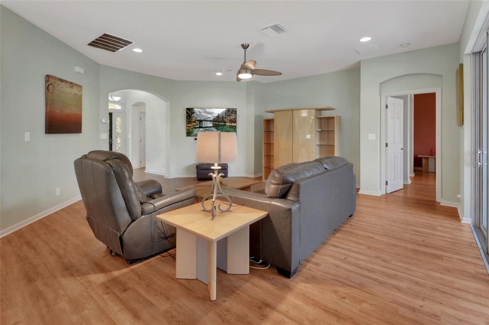 Image 6 of 52 For 114 Aldworth Way