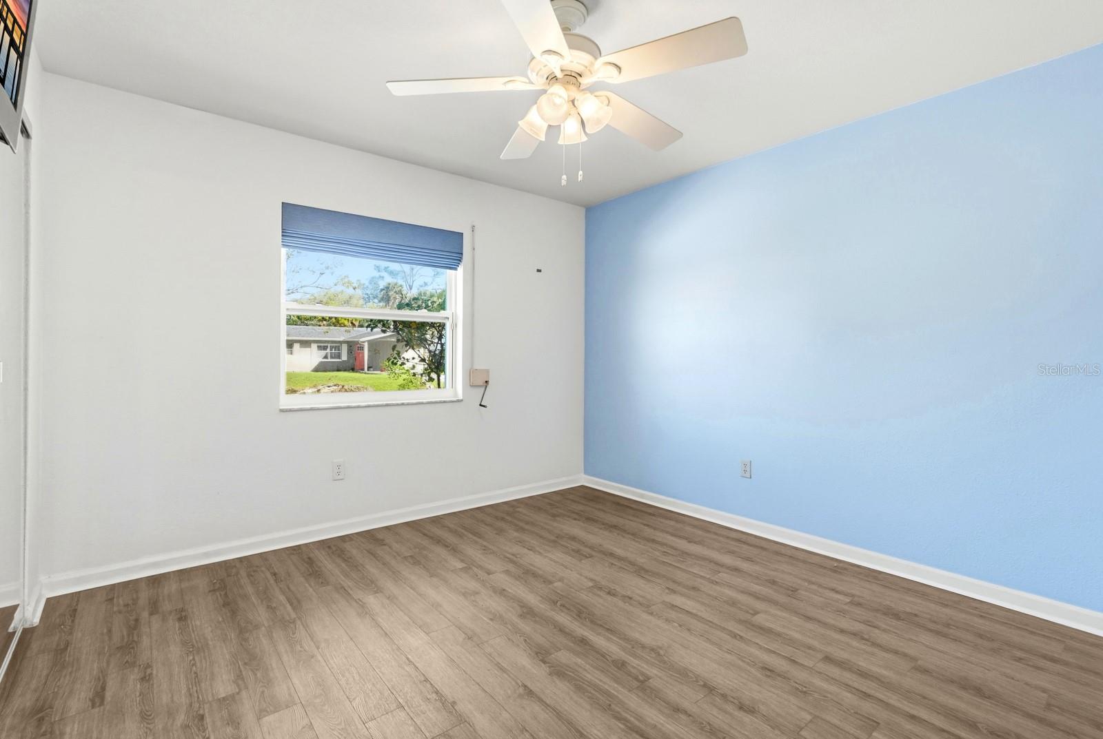 Image 21 of 40 For 2548 Crestwood Avenue