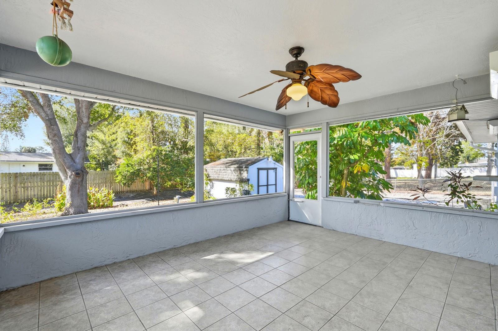 Image 23 of 40 For 2548 Crestwood Avenue