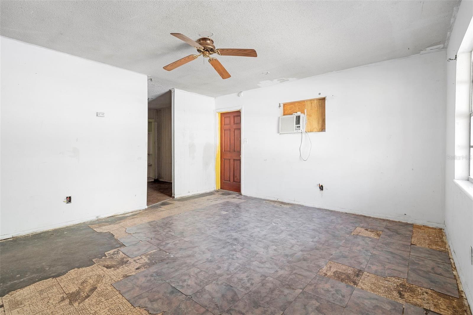 Image 16 of 48 For 298 Nursery Street