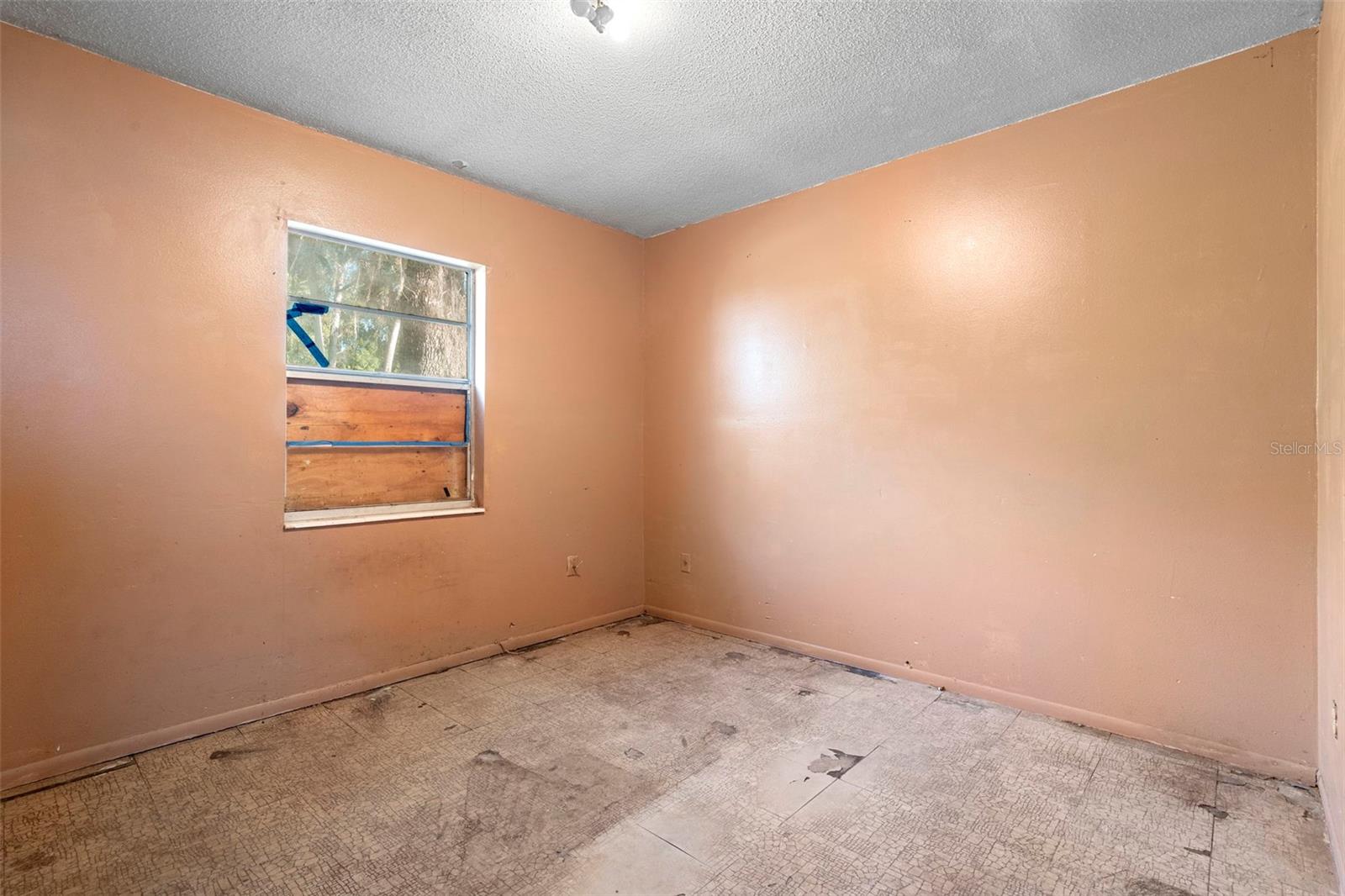 Image 28 of 48 For 298 Nursery Street