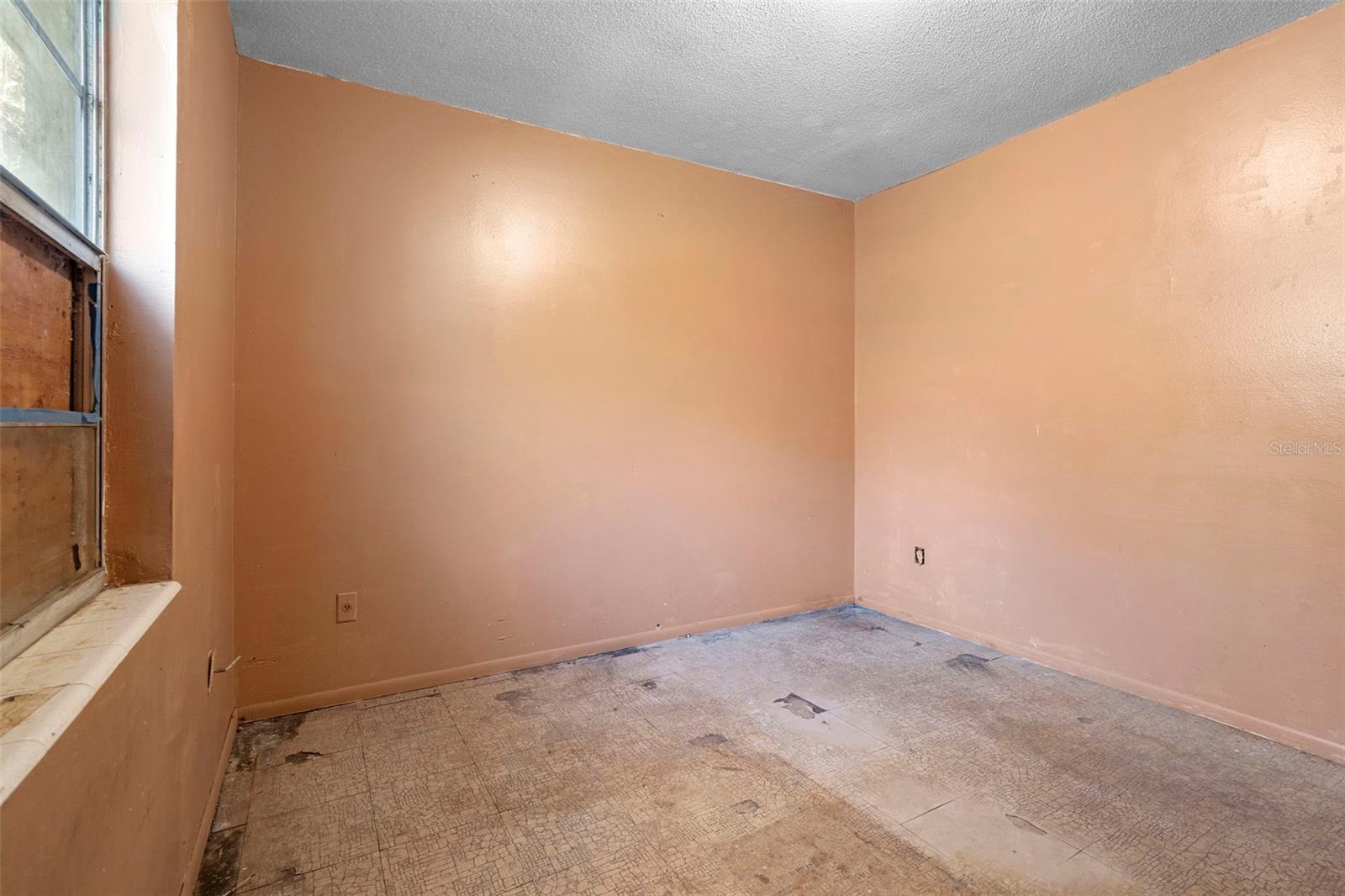 Image 29 of 48 For 298 Nursery Street