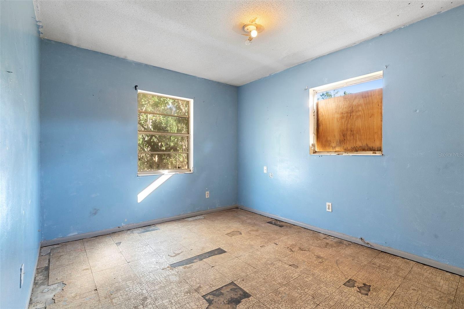 Image 32 of 48 For 298 Nursery Street