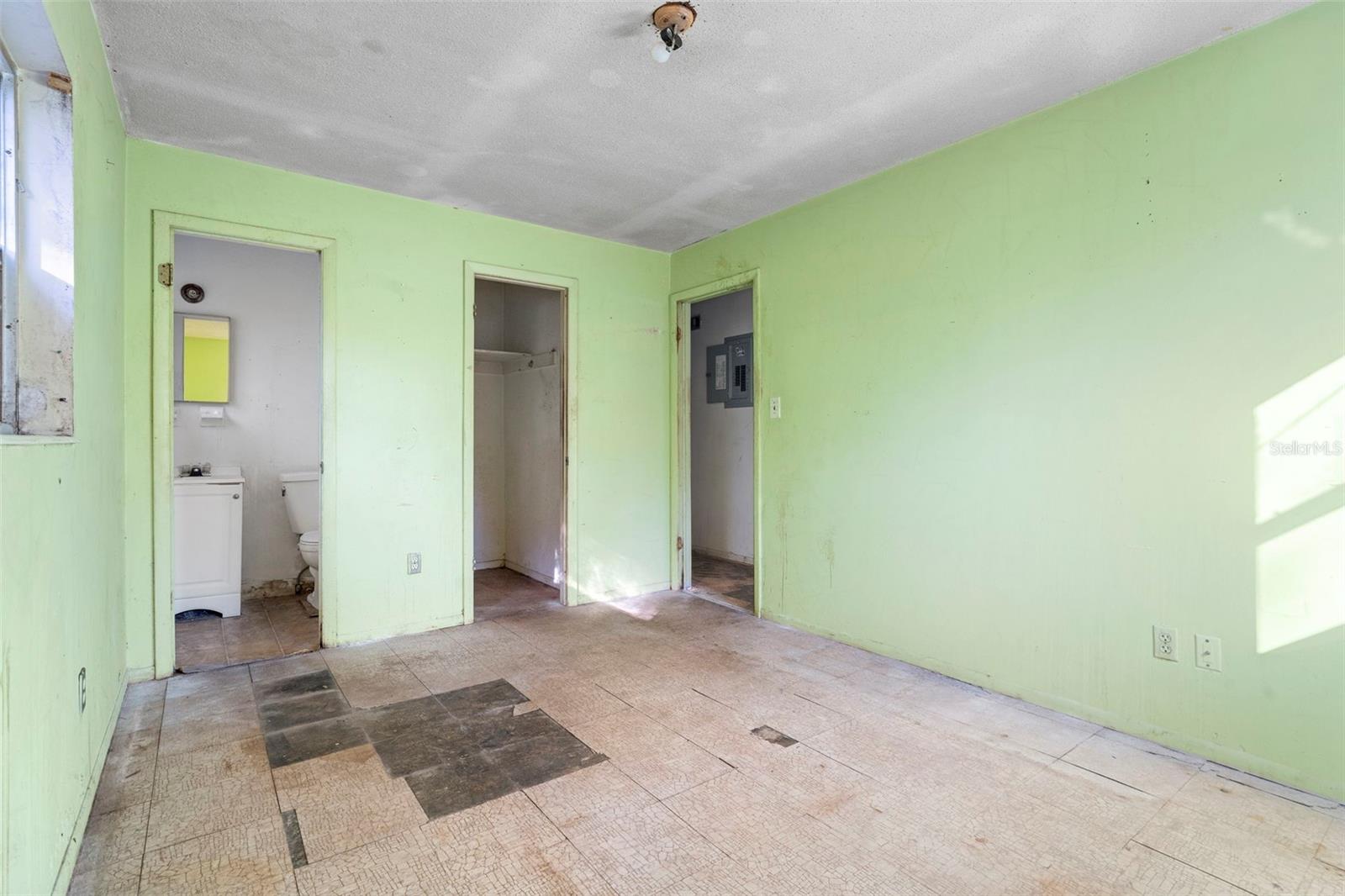 Image 37 of 48 For 298 Nursery Street