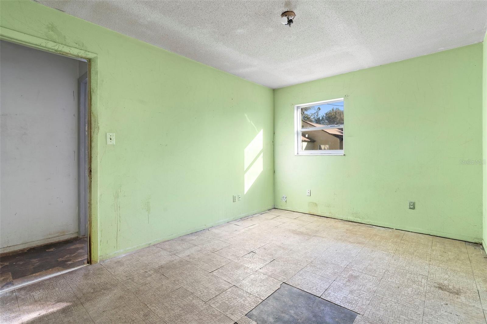 Image 39 of 48 For 298 Nursery Street