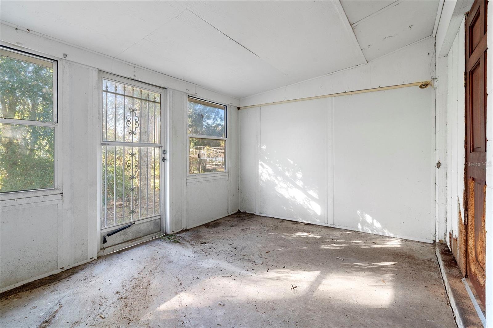 Image 42 of 48 For 298 Nursery Street