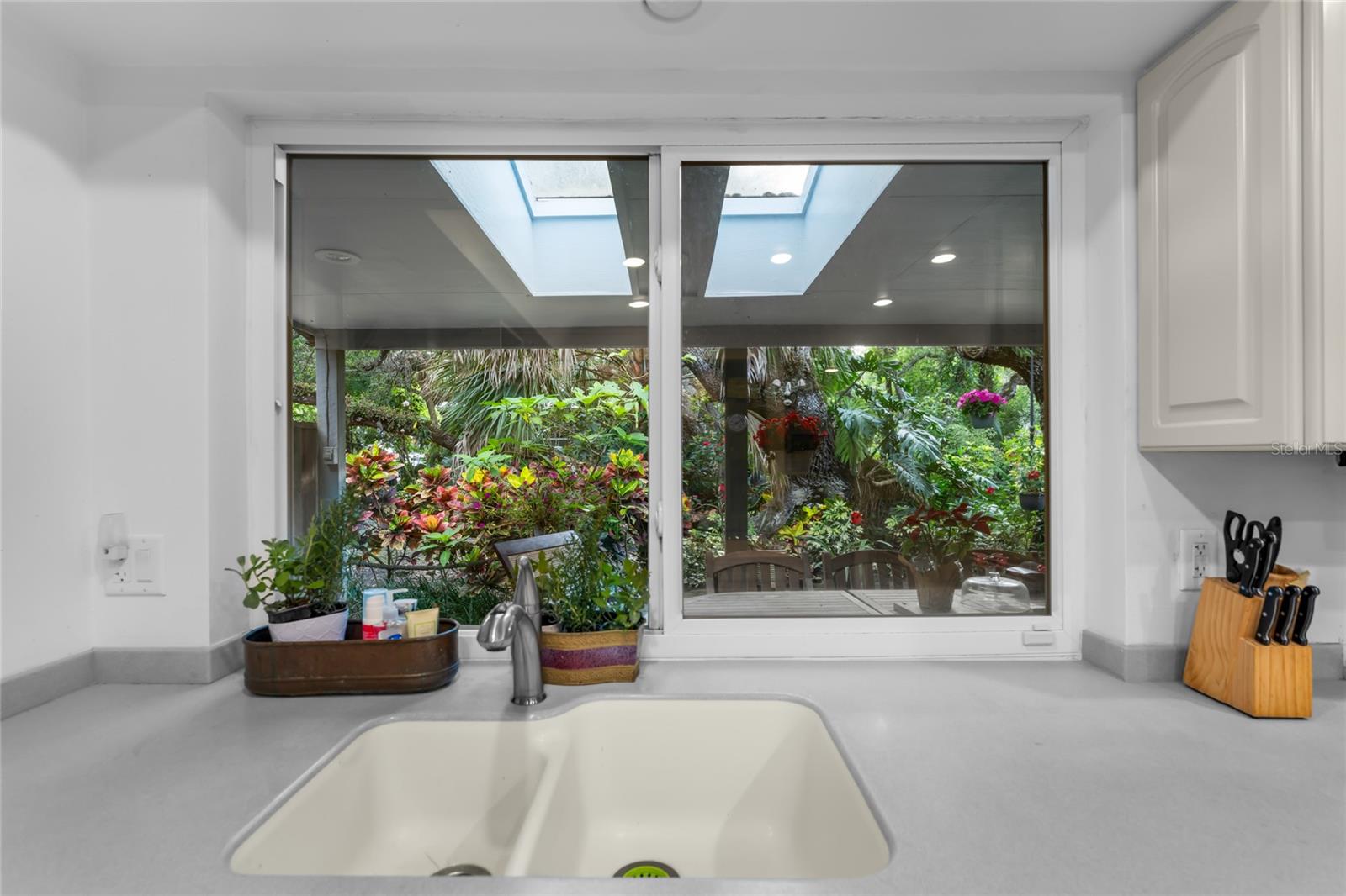 Image 20 of 91 For 120 Beach Street