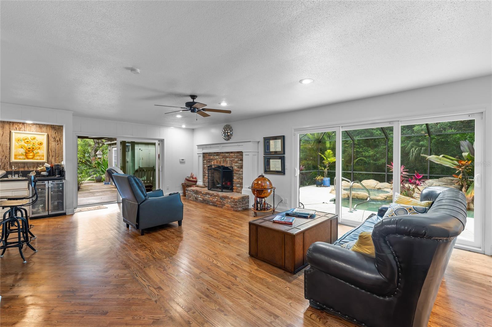 Image 9 of 91 For 120 Beach Street