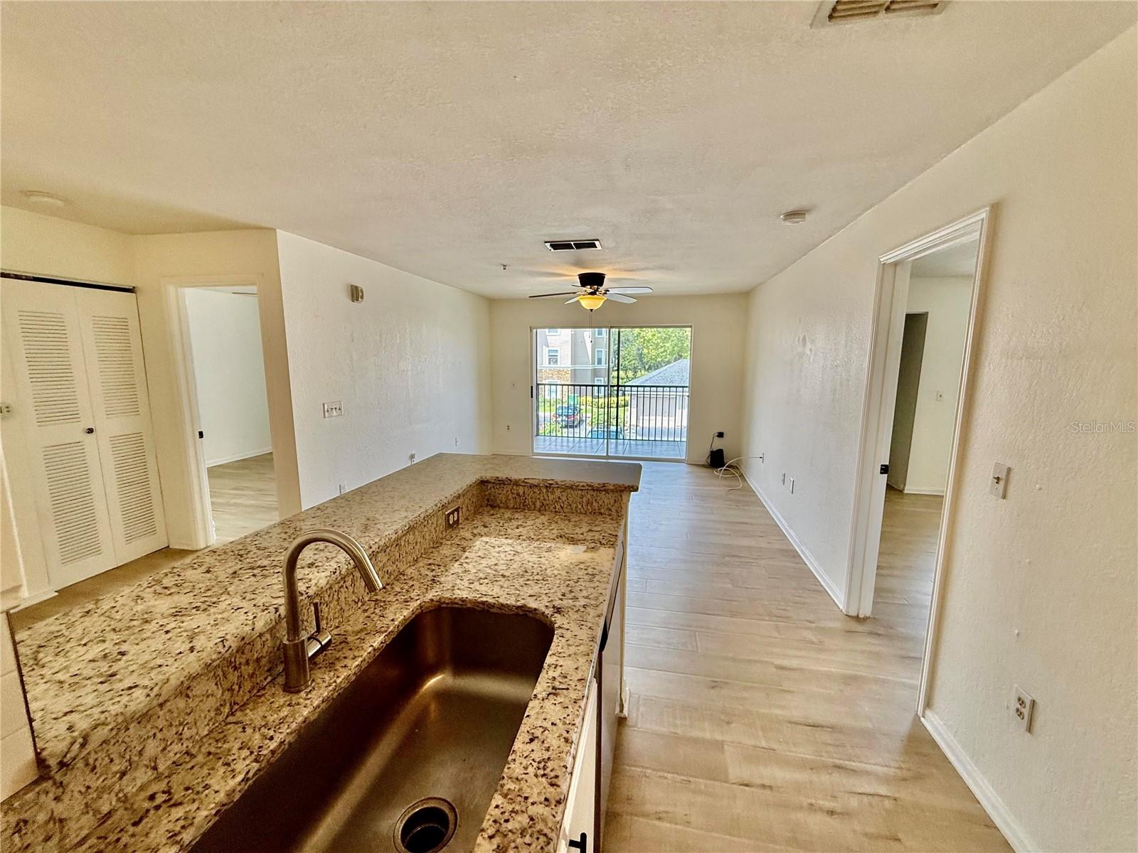 Image 10 of 32 For 940 Village Trail 8-205