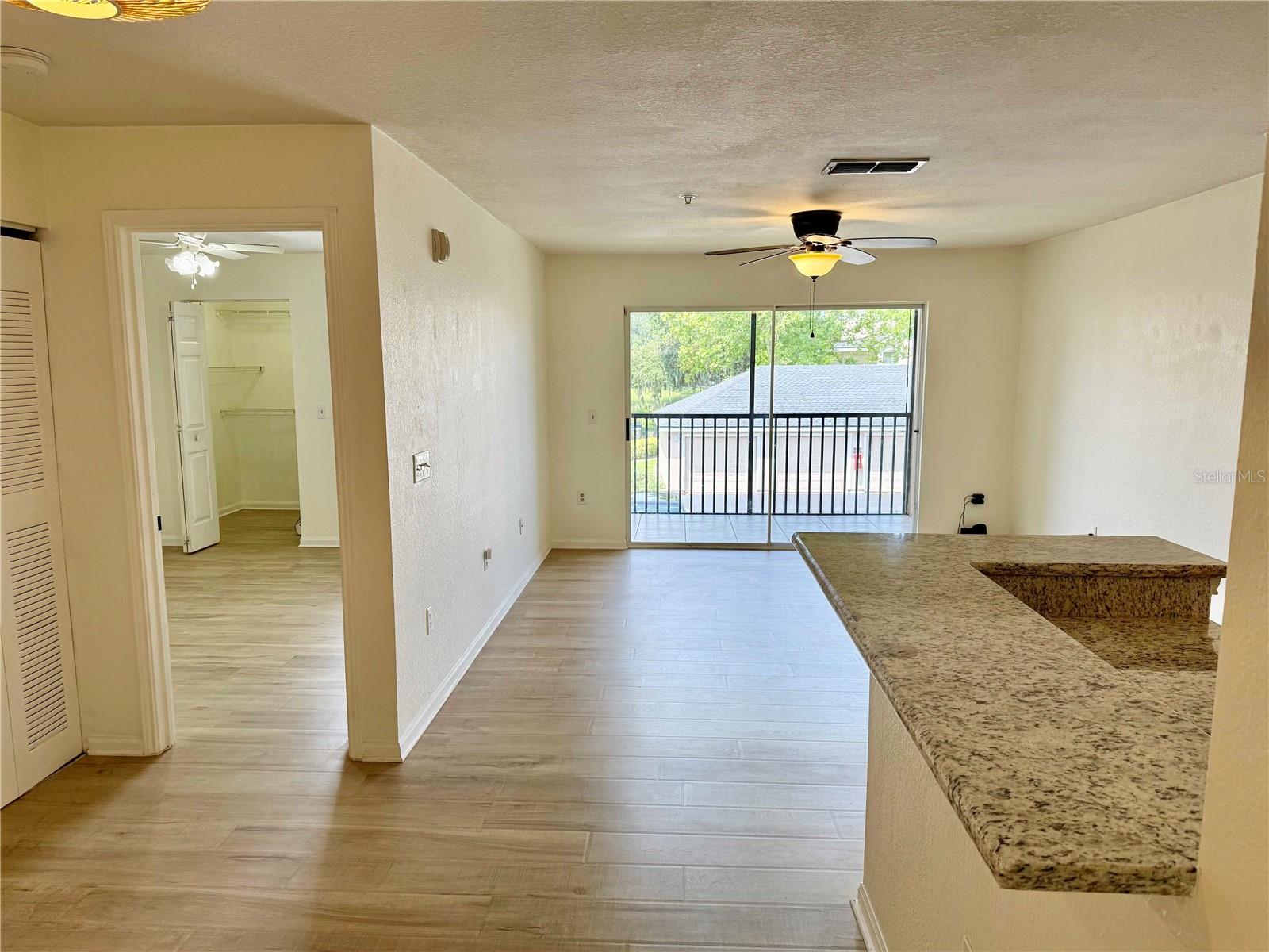 Image 11 of 32 For 940 Village Trail 8-205