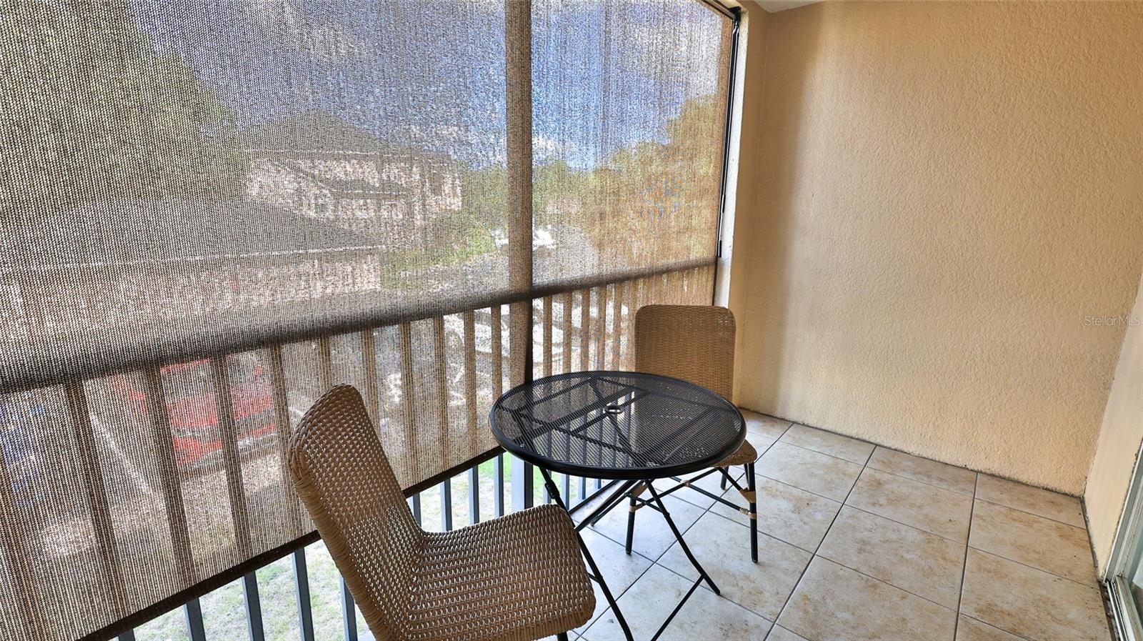 Image 13 of 32 For 940 Village Trail 8-205