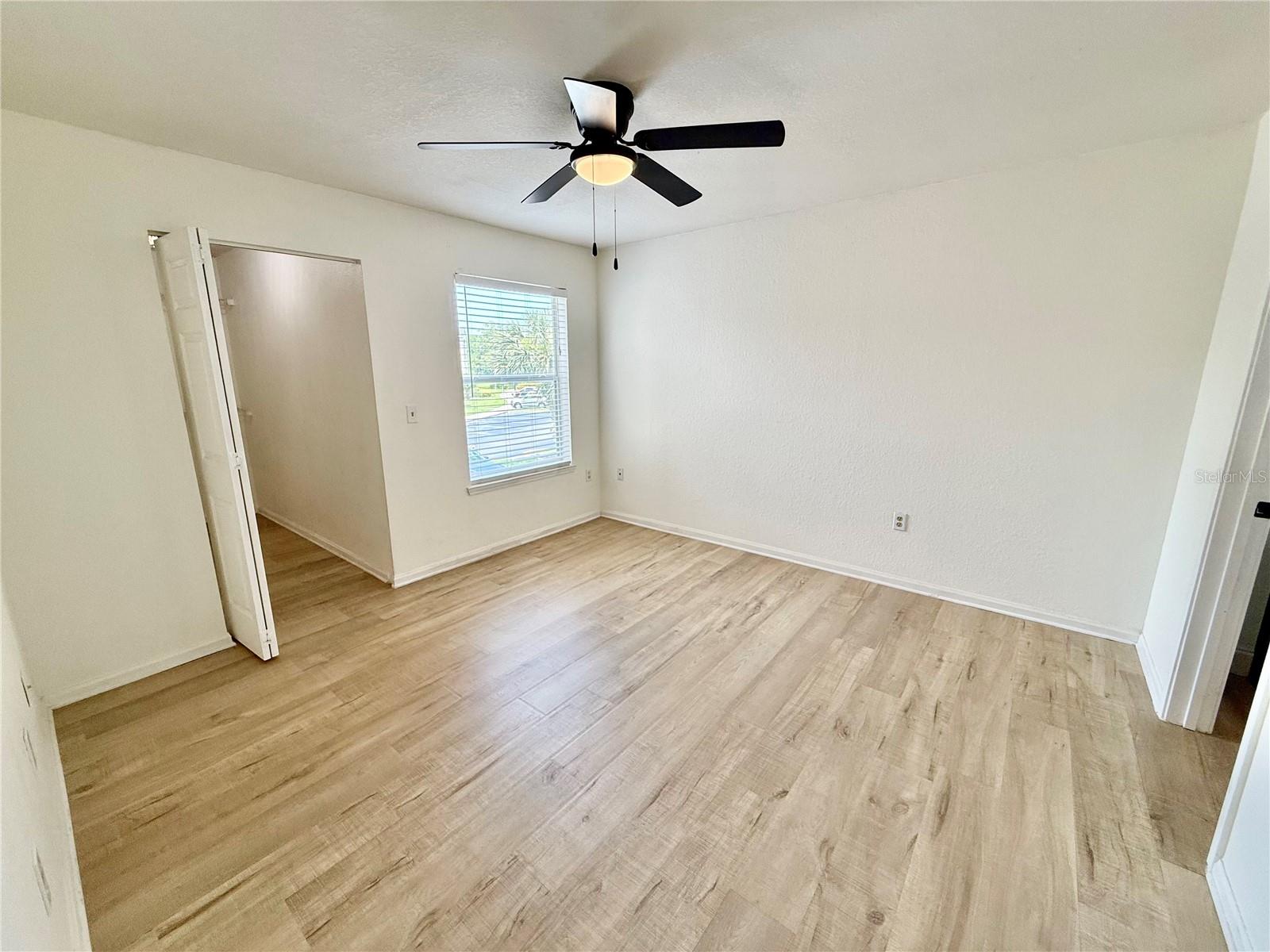 Image 15 of 32 For 940 Village Trail 8-205