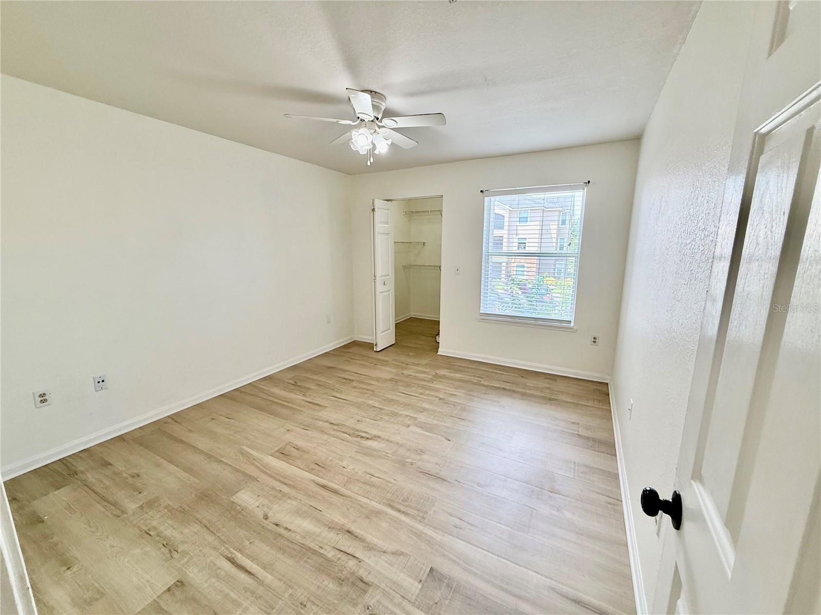 Image 19 of 32 For 940 Village Trail 8-205