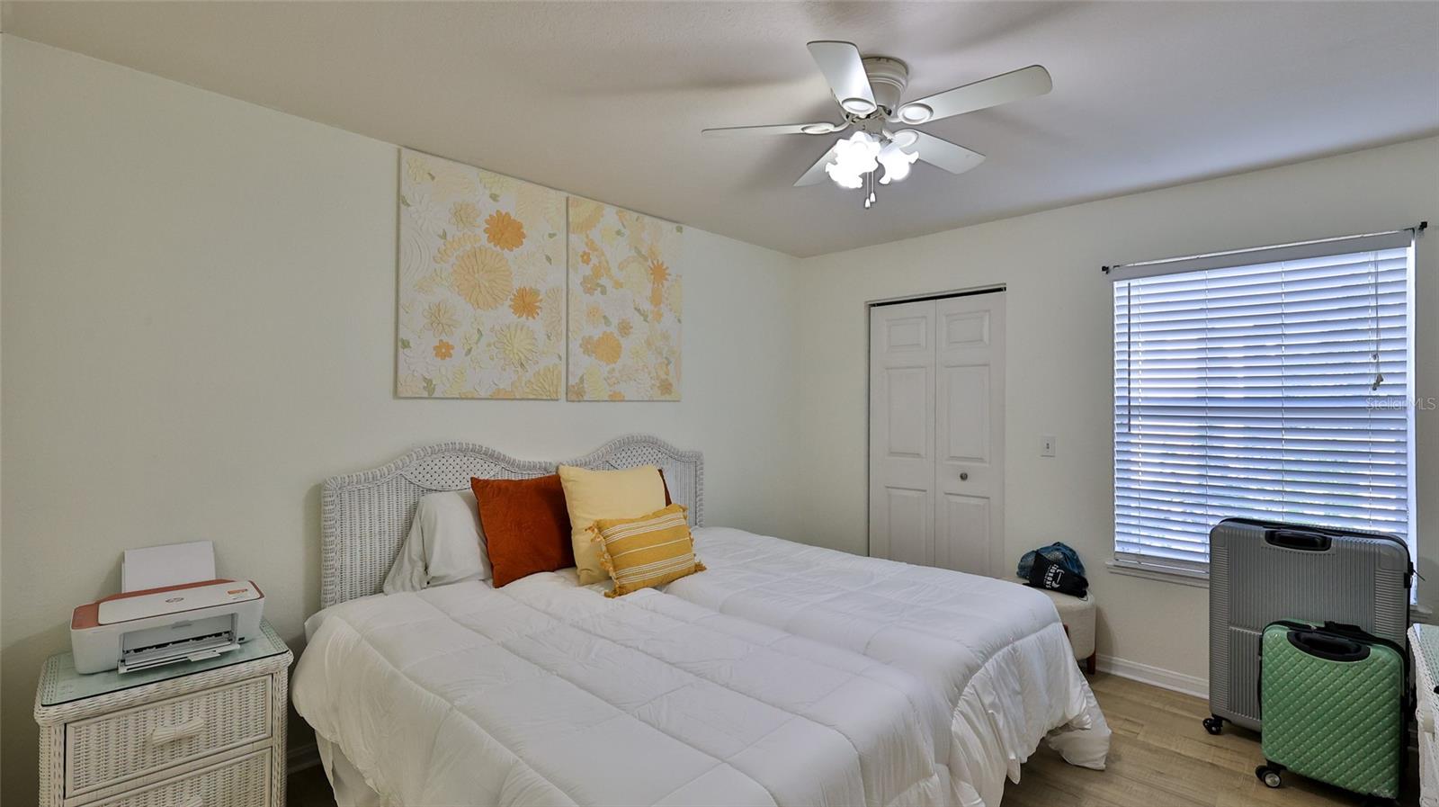 Image 20 of 32 For 940 Village Trail 8-205