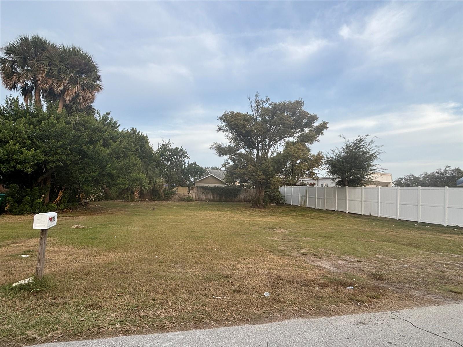 Listing Details for 123 Highland Avenue, DAYTONA BEACH, FL 32117