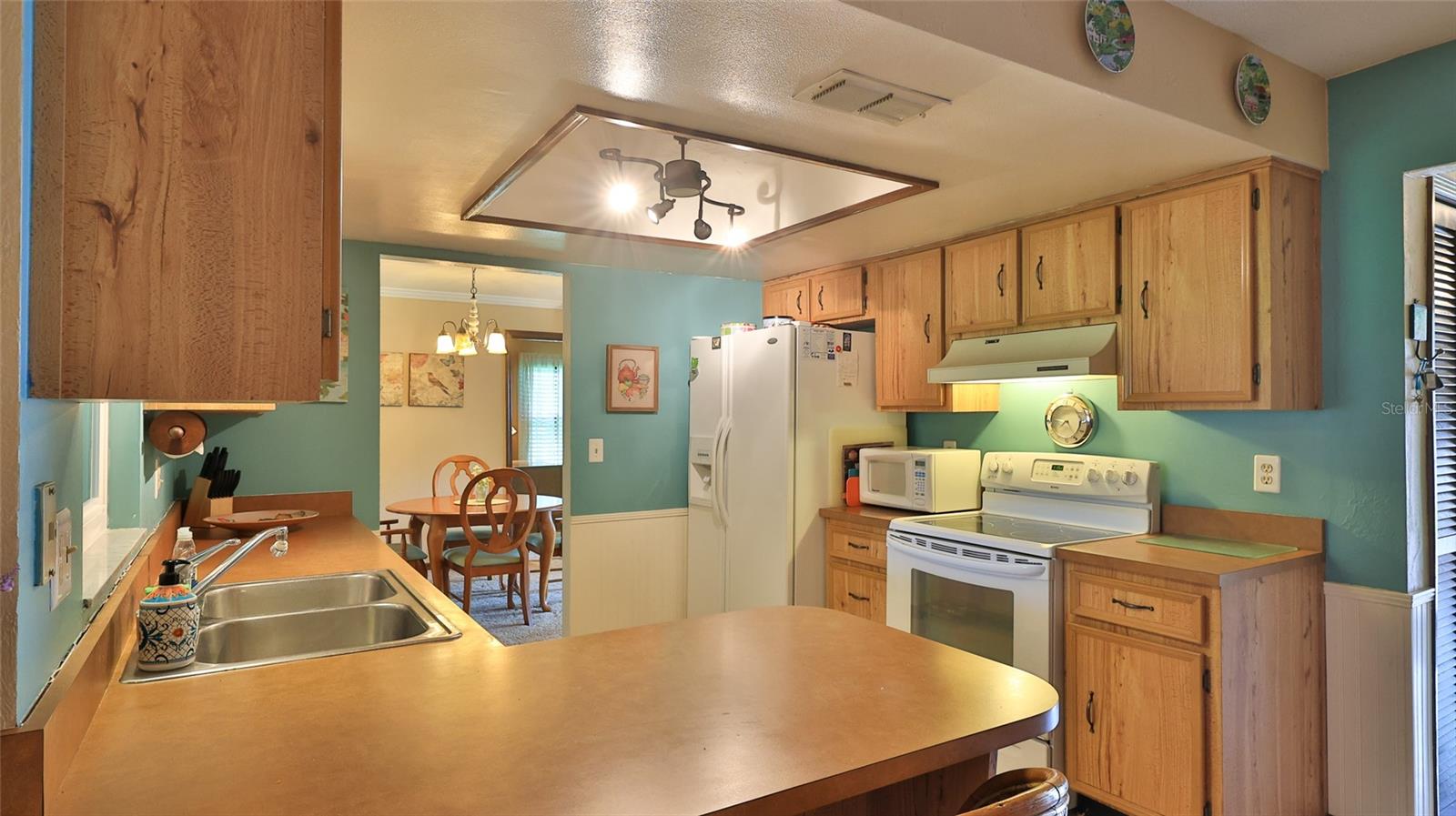 Image 11 of 30 For 104 Nathan Hale Court