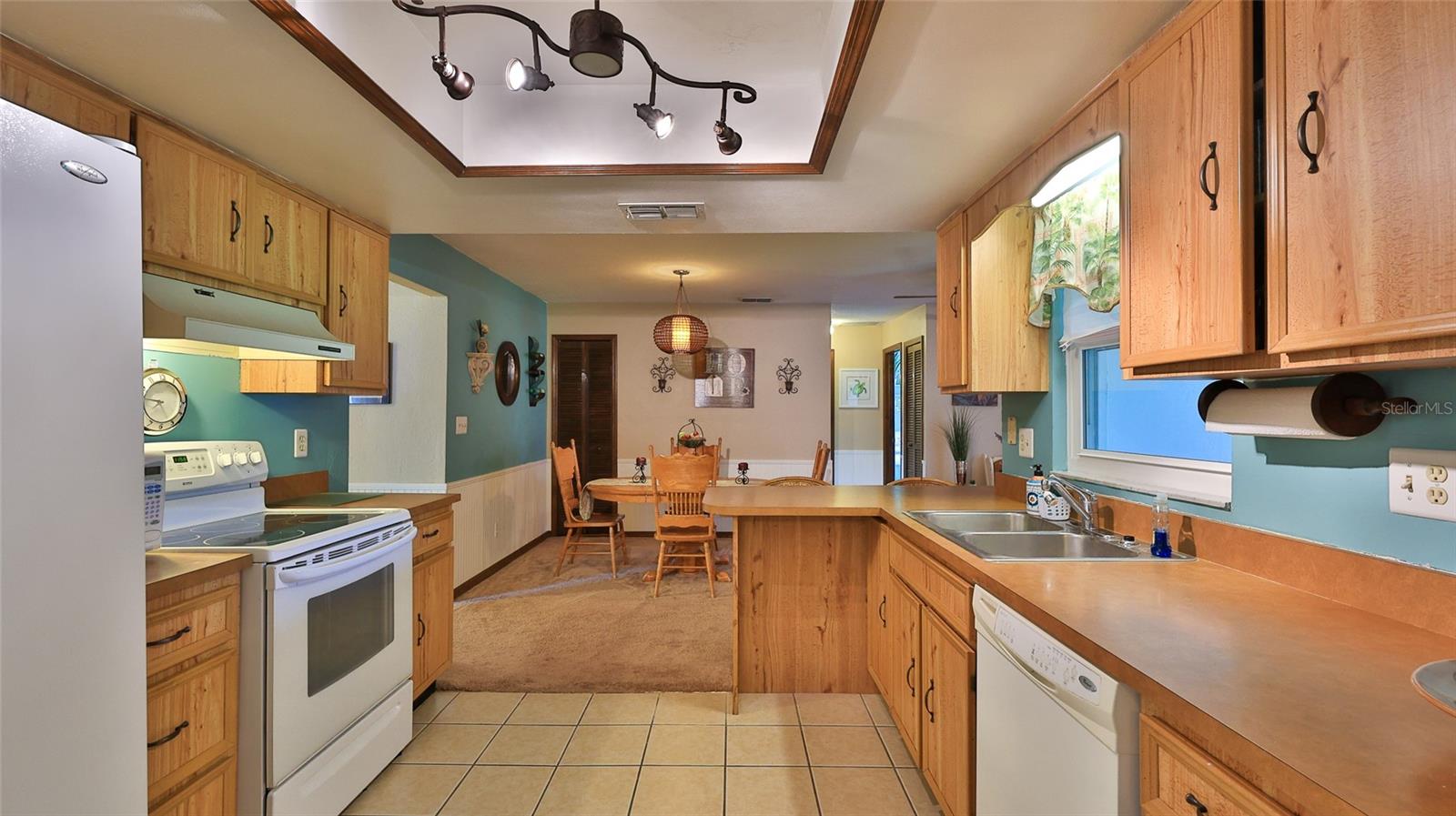 Image 9 of 30 For 104 Nathan Hale Court