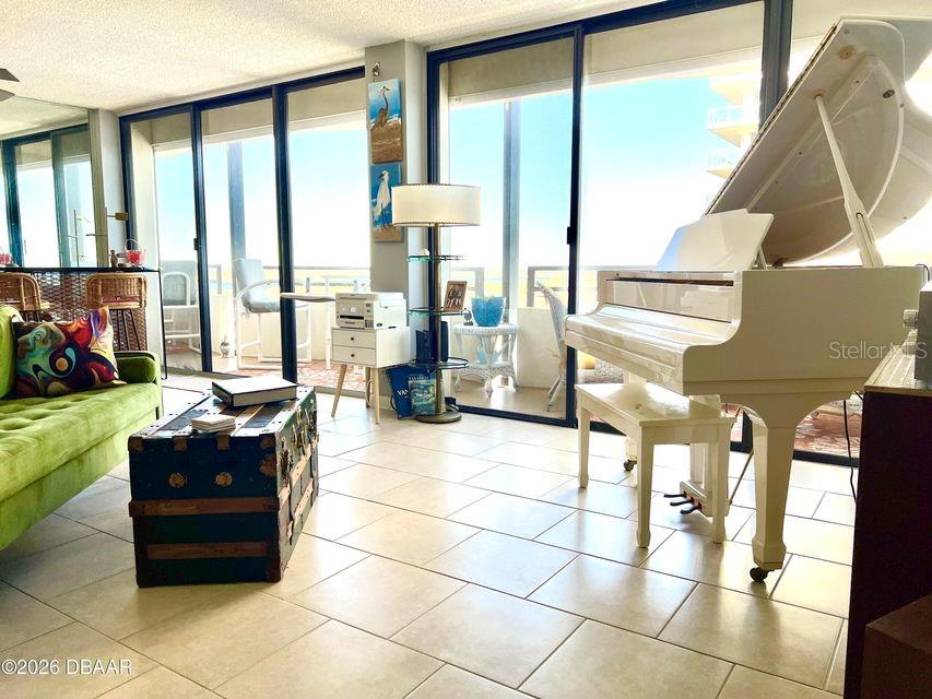 Image 10 of 36 For 2900 Atlantic Avenue 1603